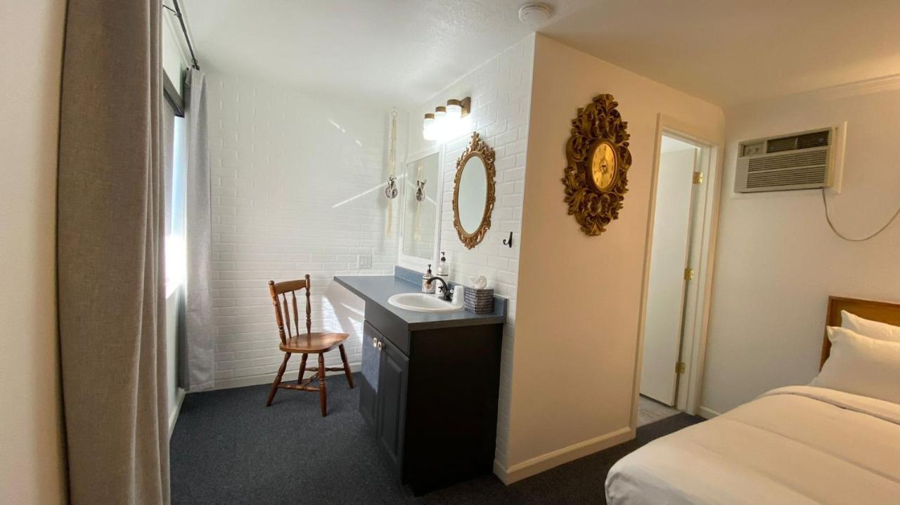 Motel The Aztec & Creative Space