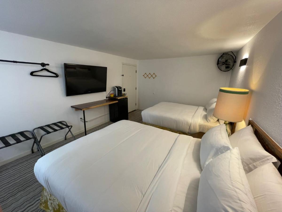 Motel The Aztec & Creative Space Seligman
